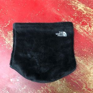 Black North Face adjustable neck warmer NWOT